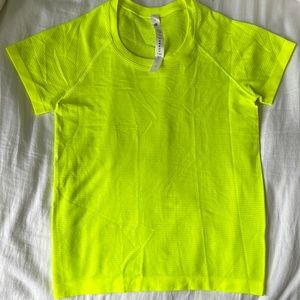 Lululemon Swiftly Tech short sleeve, size 4, neon yellow  / chartreuse, unworn